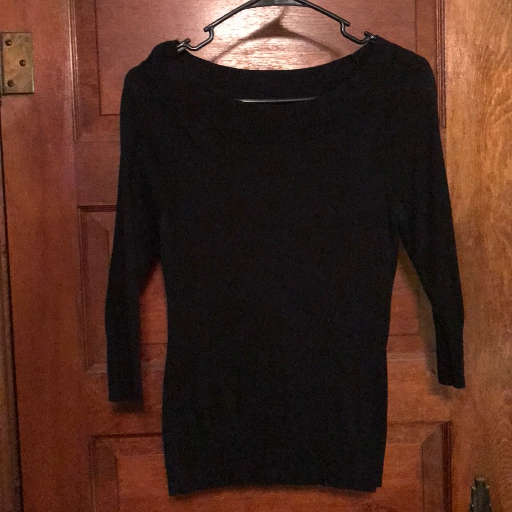 Black quarter length sleeve sweater
